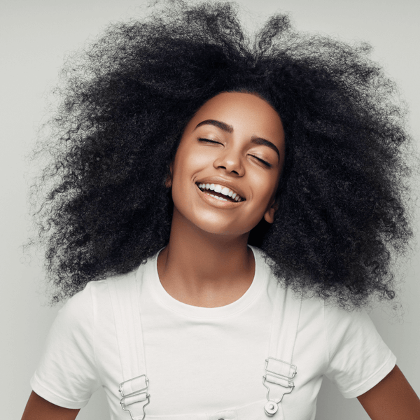 Bentonite Clay For Natural Hair: Benefits, How to Use, and DIY Mask Recipe